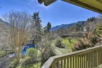 Woodsy Willow Creek Getaway w/ Pool & Deck! - 3-Star