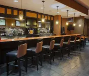DoubleTree Suites by Hilton Hotel Bentonville - bar