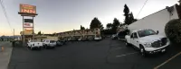 Sunset Inn - parkir