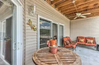Lake View, Pool Access: Idyllic Camdenton Condo! - Apartments