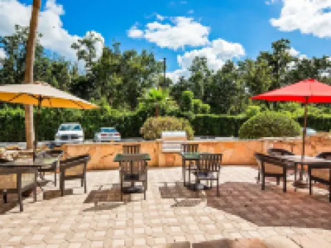 โรงแรมเบสท์เวสเทิร์นพลัส สนามบินแซนฟอร์ด/เลคแมรี โรงแรมในแซนฟอร์ด