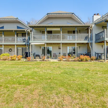 Newly Renovated Sky Valley Condo w/ Mtn Views