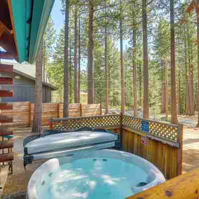 Authentic Log Cabin w/ Hot Tub in South Lake Tahoe Fitness & Recreational Facilities