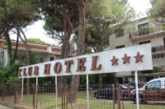 Club Hotel