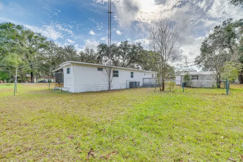 Charming Hernando Retreat w/ Screened Patio!