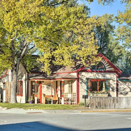 Victorian Gem! Steps to Dine, Shop & Hike