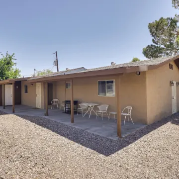 Dog-Friendly Bullhead City Home - Walk to Beach!