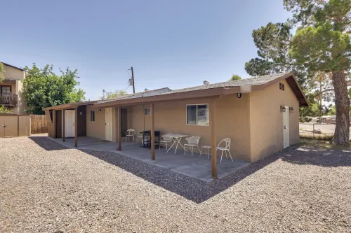 Dog-Friendly Bullhead City Home - Walk to Beach!