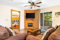 Cozy Timbers Charming Condo for 6 With Resort-style Amenities