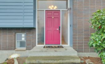 7 Mi to Dtwn: Pet-friendly Abode in Seattle!