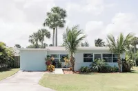 2 Bedroom 3 Bathrooms with Private Dock & Outdoor Cabana Directly on the River