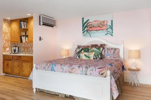 The Jungle Room - Premier Harbor Springs Suite