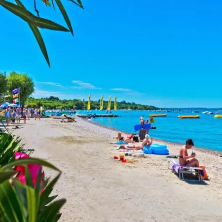 Nice Holiday Apartment Near Lazise