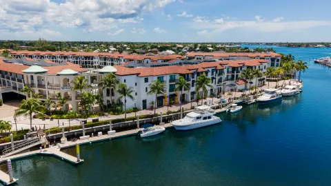 Naples Bay Resort & Marina in Naples
