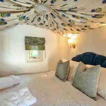 Shrawardine Train Carriage Rooms