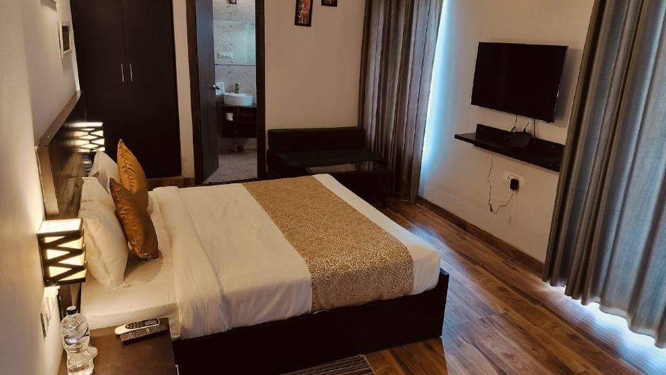 Peral suites at Omex Enternity