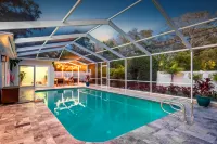 Heated Saltwater Pool and Gourmet Kitchen - Stylish Spacious Retreat