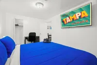 Cozy & Centrally Located Full Guesthouse- Sleeps 4. Short drive to everything!