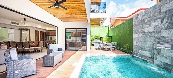 Private Luxury Villa Prime Location South End of Jaco Beach, Gated Community. Hotels in Jacó