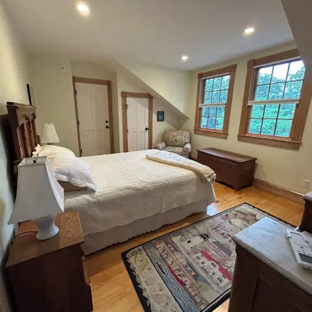 Chatham Village:  Large, Newly-Renovated 1 Bedroom Apartment in Antique Home