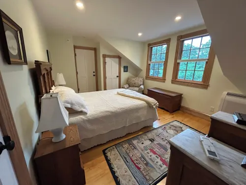 Chatham Village:  Large, Newly-Renovated 1 Bedroom Apartment in Antique Home