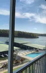 Perfect Location! Newly Remodeled- 2021 Condo right in the heart of Osage Beach