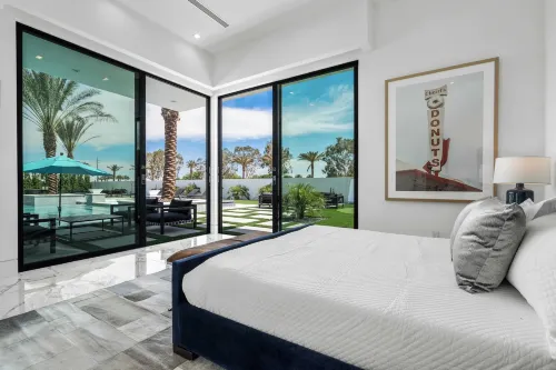 Sleeps 26 Pool, Hot Tub, Pickleball & Putting Green Bravo Villa #12 by Avantstay