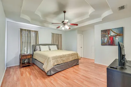 4 Mi to Dtwn Brownsville: Family Home w/ Yard! - 3-Star