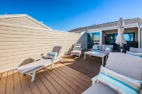 Breathtaking Gulf Views and Rooftop Terrace - Stunning Beachfront Oasis