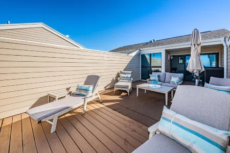 Breathtaking Gulf Views and Rooftop Terrace - Stunning Beachfront Oasis