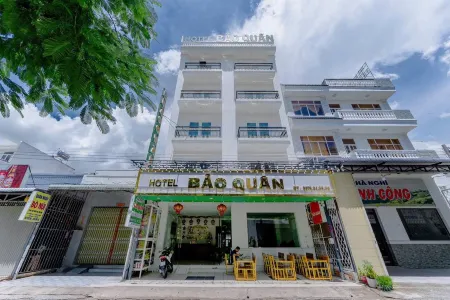 Hotel Bao Quan Отели рядом с достопримечательностью «Ba Chua Xu Temple»