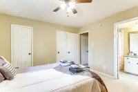 安靜的休斯頓家庭，帶門廊 - 靠近公園和步行道！