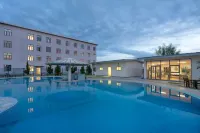 Protea Hotel Lusaka International Airport - Pool