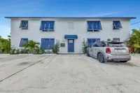 2 Bedroom Apt, Enjoy Baseball WiFi Close to the Beach & Rapids Hotel a Riviera Beach