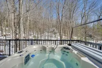 Wilmington Chalet w/ Hot Tub < 8 Mi to Mount Snow! - Wifi