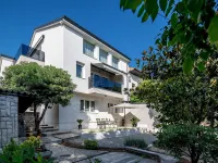 Desamani 975 Hotels in Šodići