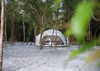 Ashamaya Belitung Eco Lodge Hotel dekat Batu Pelabo