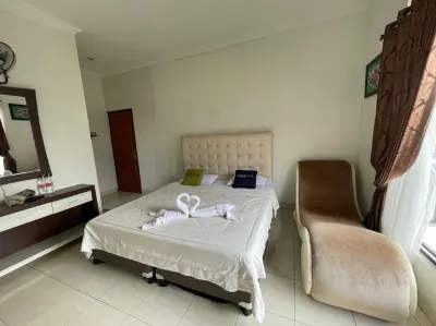 Urbanview Resort Syariah Khansa Cisarua Puncak by RedDoorz Hotels in North Tugu