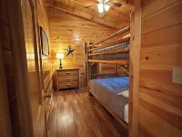 Firefly 3BR/3BA cabin with amazing views! Hotels in Wolfe County