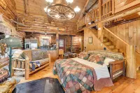 Lake & Beach Access at Lake Luzerne Cabin! - 홈스테이