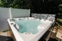 3 J's Rustic Retreat Hotels in Millersburg