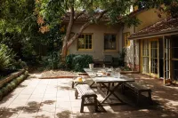 Canberra Heritage House, across from the Australian War Memorial, walk to CBD 酒店