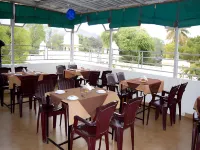 โรงแรม ราช ชรี พาเลซ - พร้อมอาหารเช้า