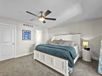 Spacious 4-bedroom lakefront house with WiFi, AC in tranquil Houghton Lake Hotels in Lake Township