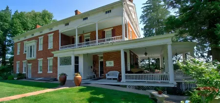 The Emig Mansion Отели в г. Манчестер Тауншип