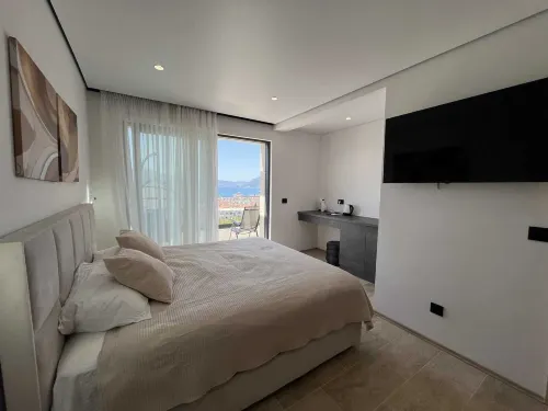 Sea View Villa Aquilla with heated Pool Hotels in Ljesevici