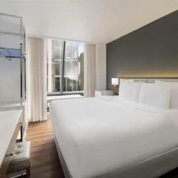 Best Western Premier Empire State Hotel Отели рядом с достопримечательностью «Манхэттен»
