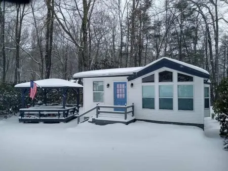 Enjoy River Front Living in Linville Land Harbor.Waterfront Views,Modern Cottage