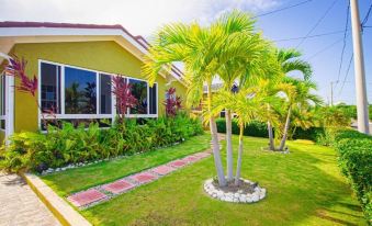 3BR Villa in Drax Hall Country Club