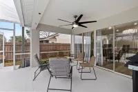 Escape to Florida Luxury – Lake View Pool Home in Lutz!